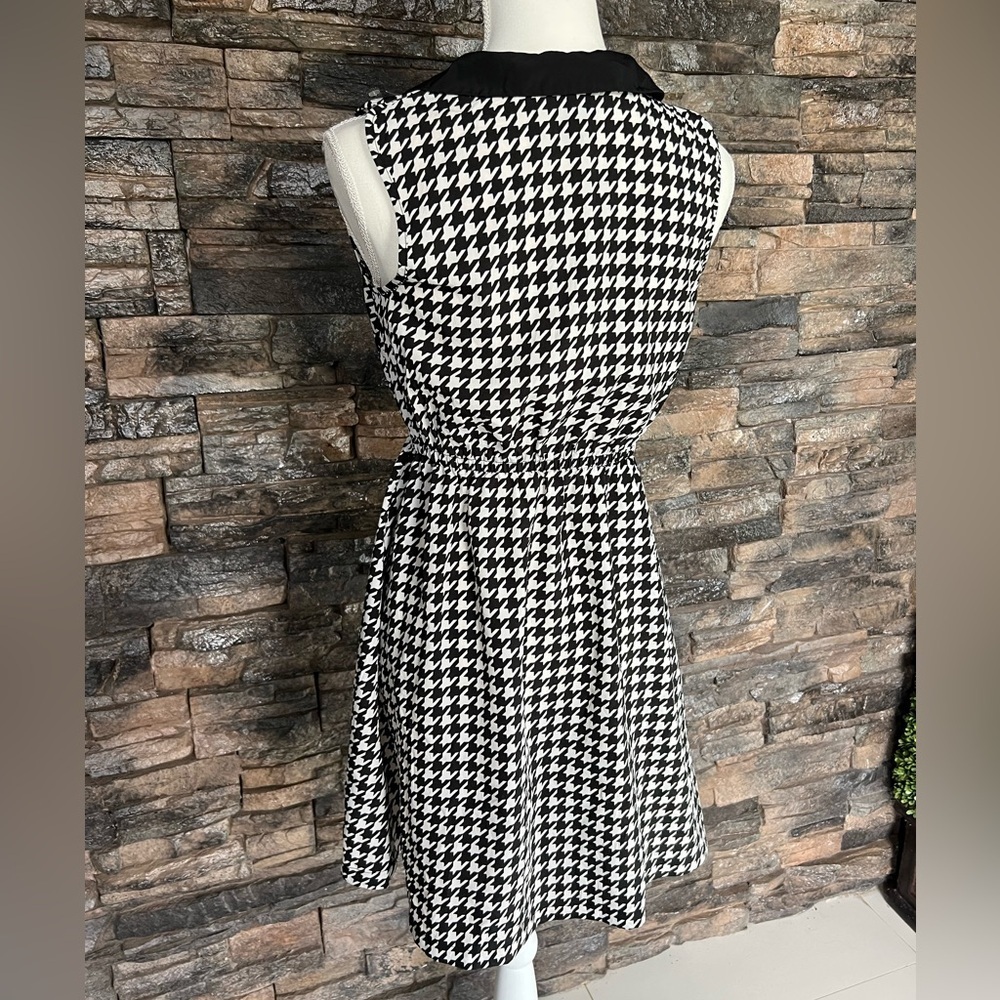 Kardashian Kollection Black and White Sheath Mini Dress - Picture 2 of 11